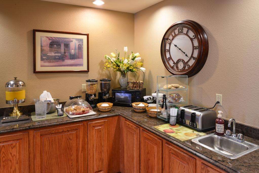 Country Hearth Inn & Suites Edwardsville Einrichtungen foto