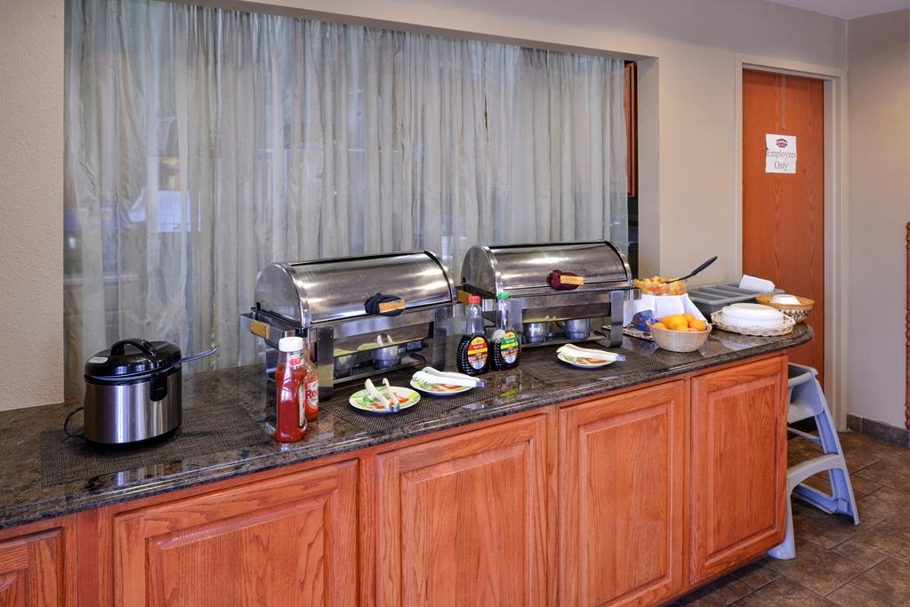 Country Hearth Inn & Suites Edwardsville Einrichtungen foto